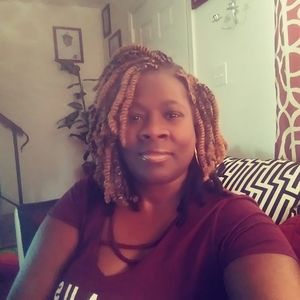 Meet your Posher, Cynthia